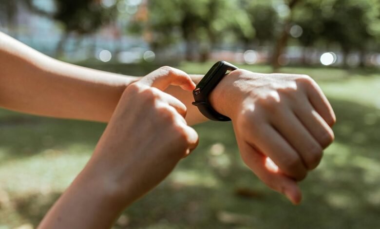 reading tracker linked to fril sing and monitoring records